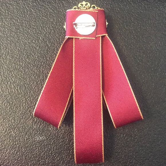 Simons Brooch - Picture 3 of 3